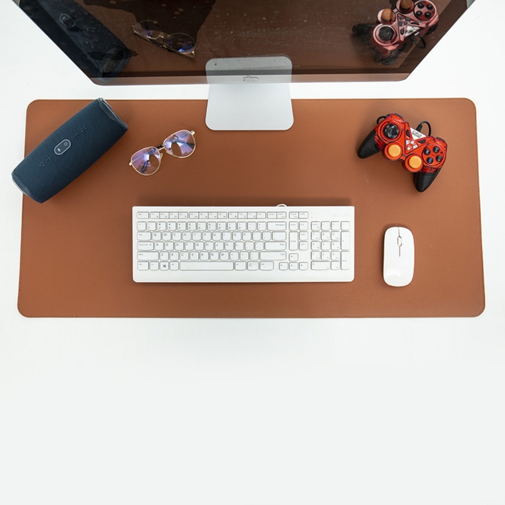 LariDot Desk Mat